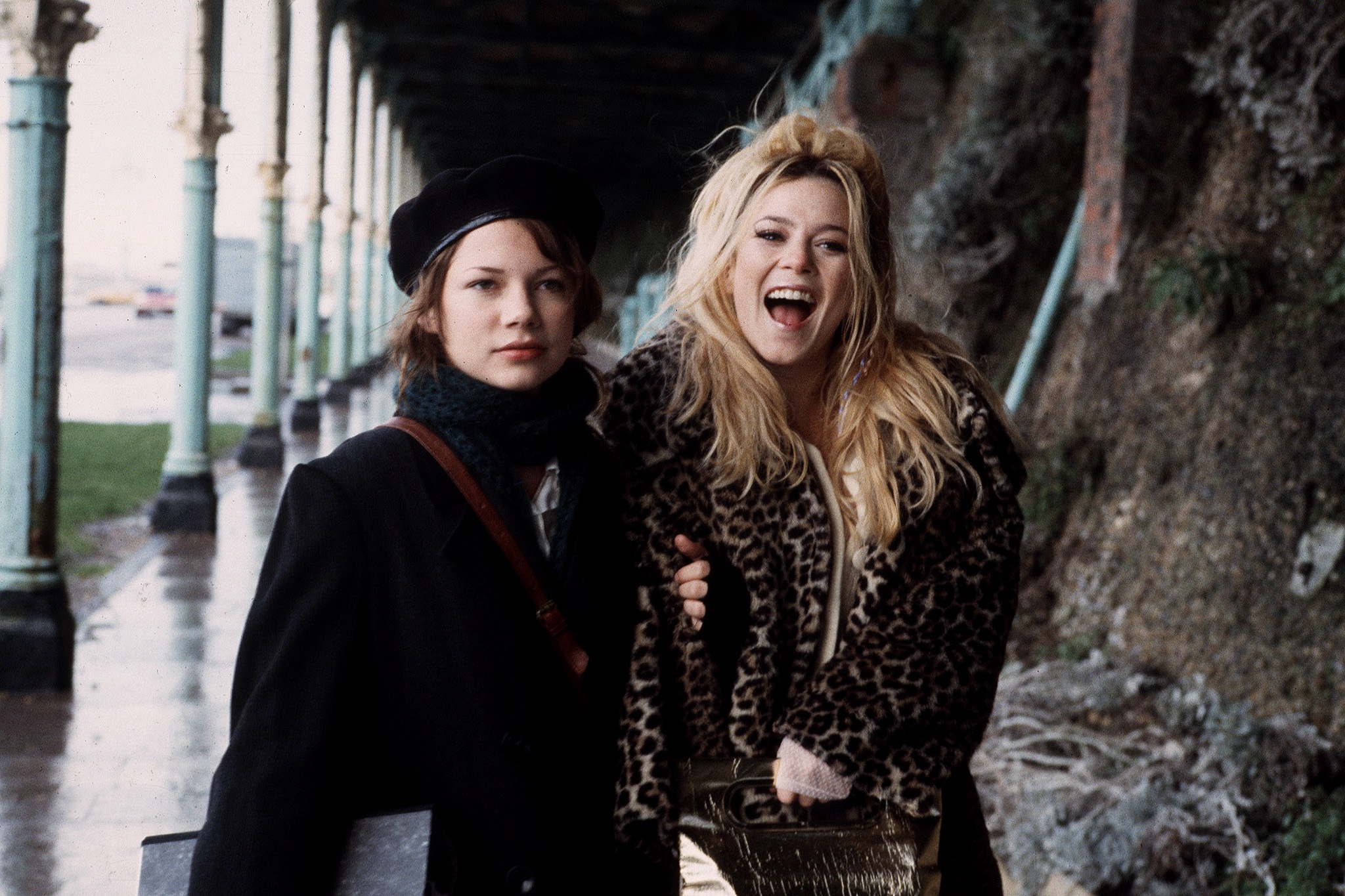 Michelle Williams and Anna Friel in Me Without You